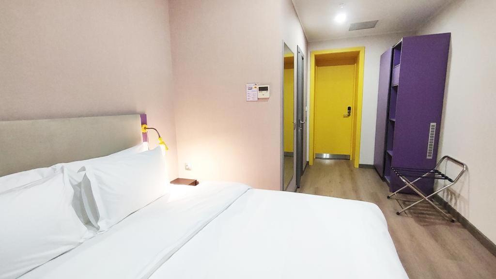 City Hotel Shymkent Eksteriør billede